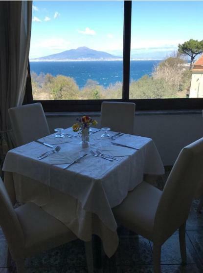 Hotel Cavour Sorrento Exterior foto